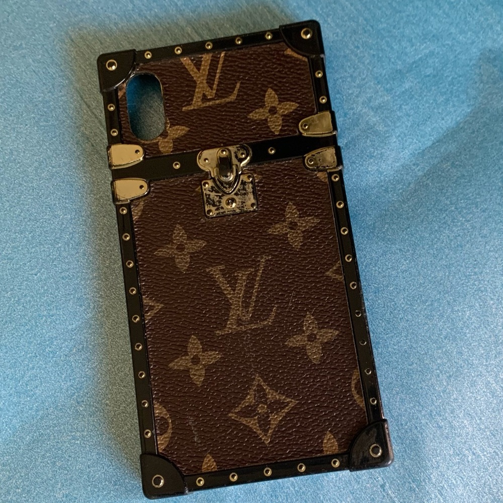iPhone XR Phone Case 
Louis Vuitton LV